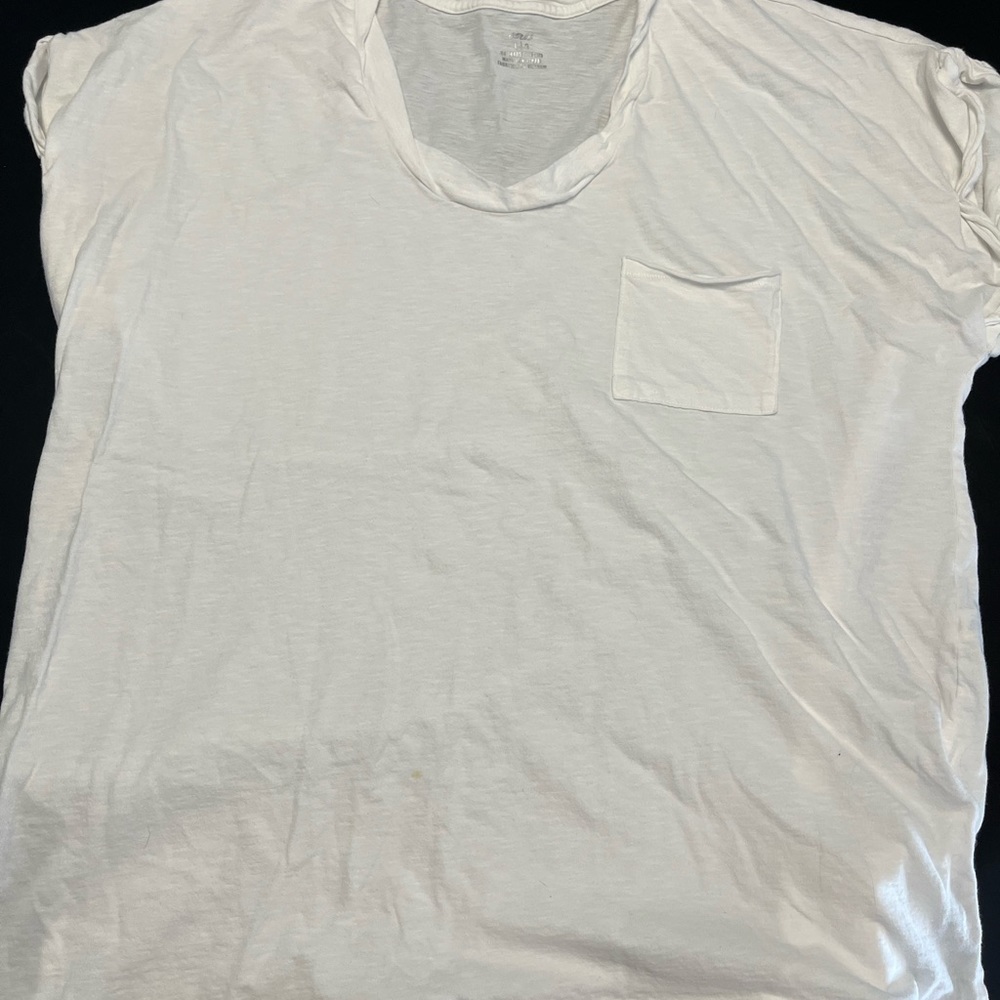 Aerie white t-shirt